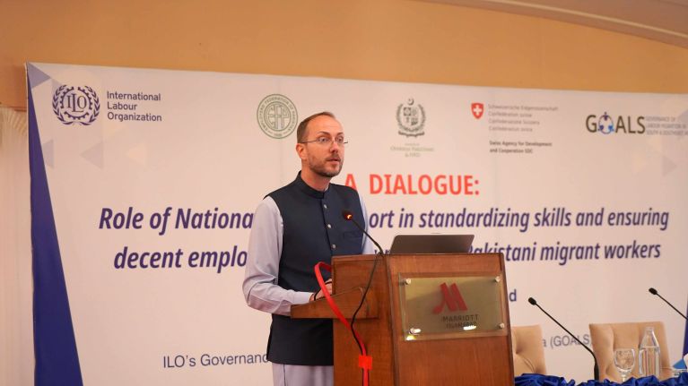 Participants discuss the many challenges faced by Pakistani migrant workers and set out a strategy to recognize and enhance the skills and qualifications of returning workers.